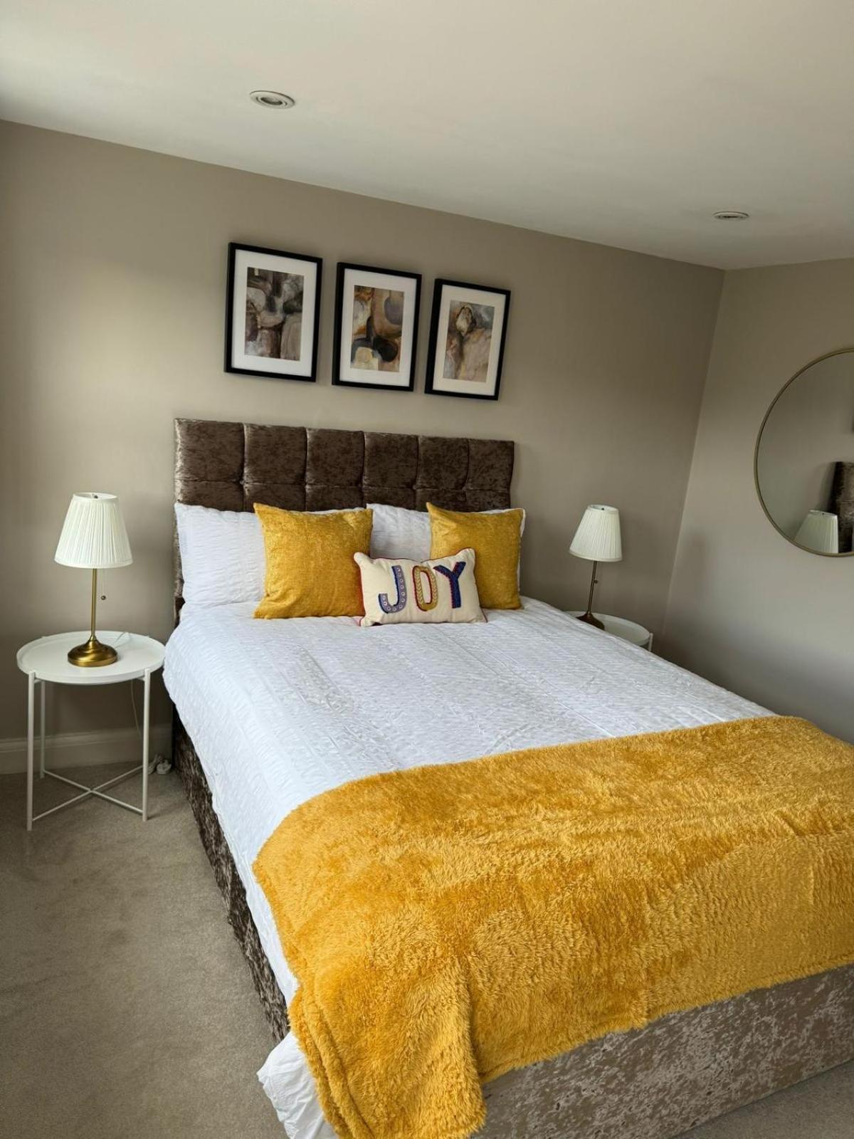 Brentford Guest Rooms Exteriér fotografie