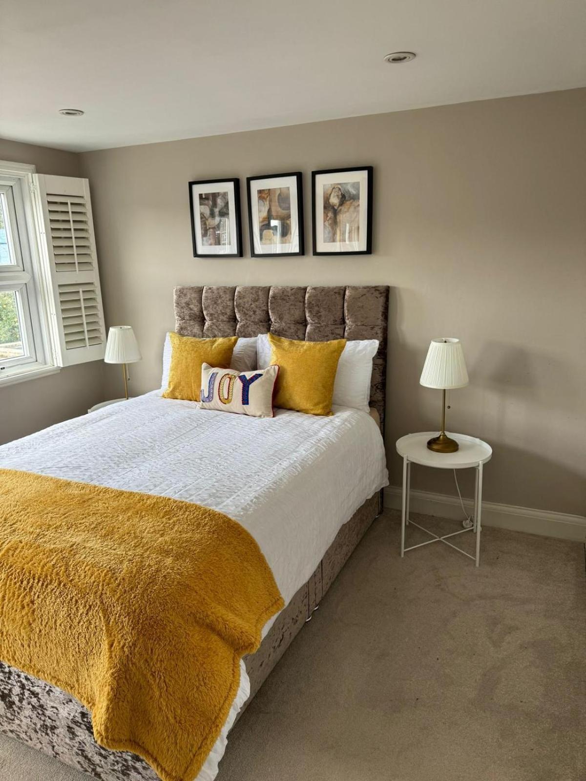 Brentford Guest Rooms Exteriér fotografie