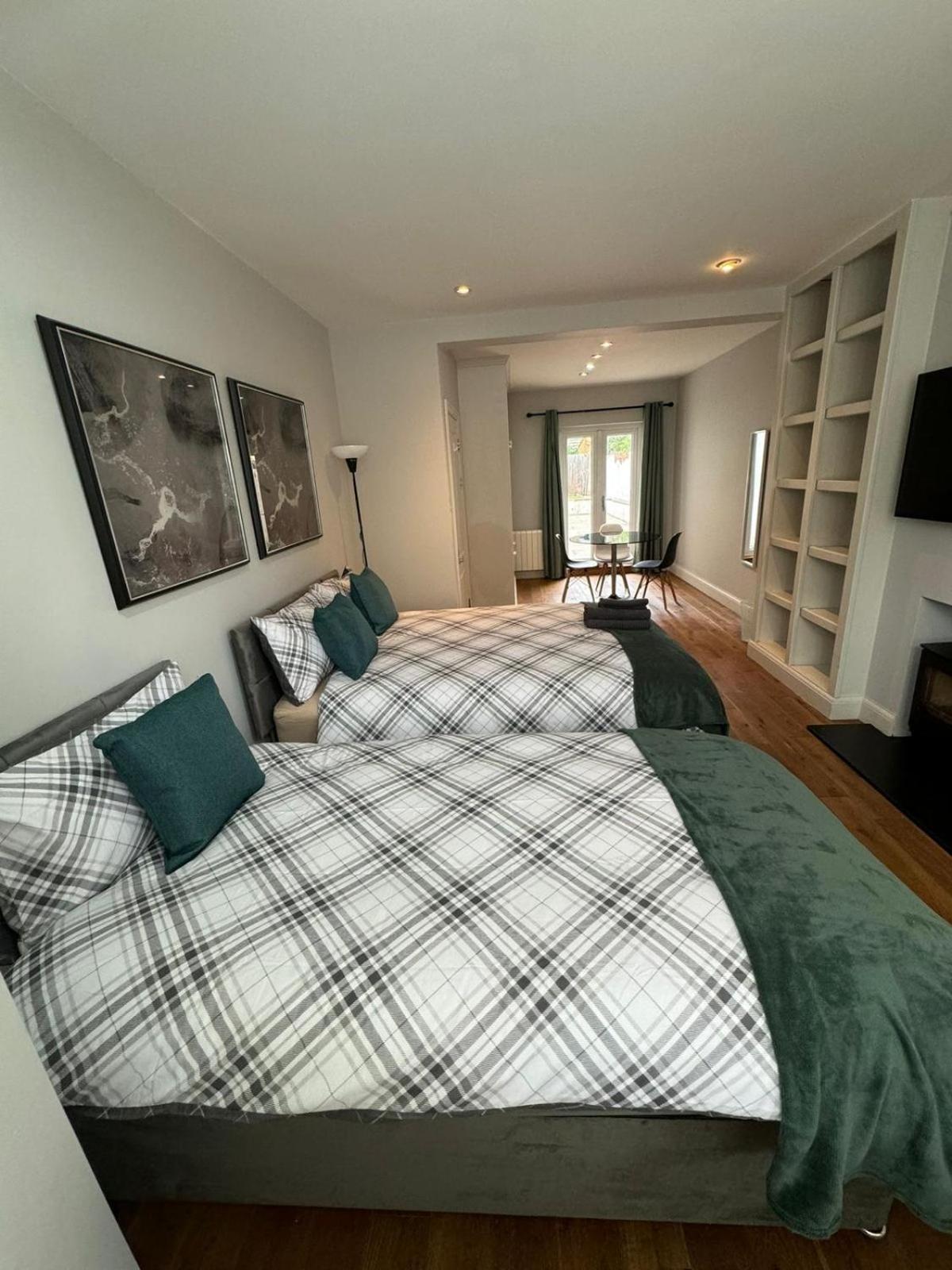 Brentford Guest Rooms Exteriér fotografie
