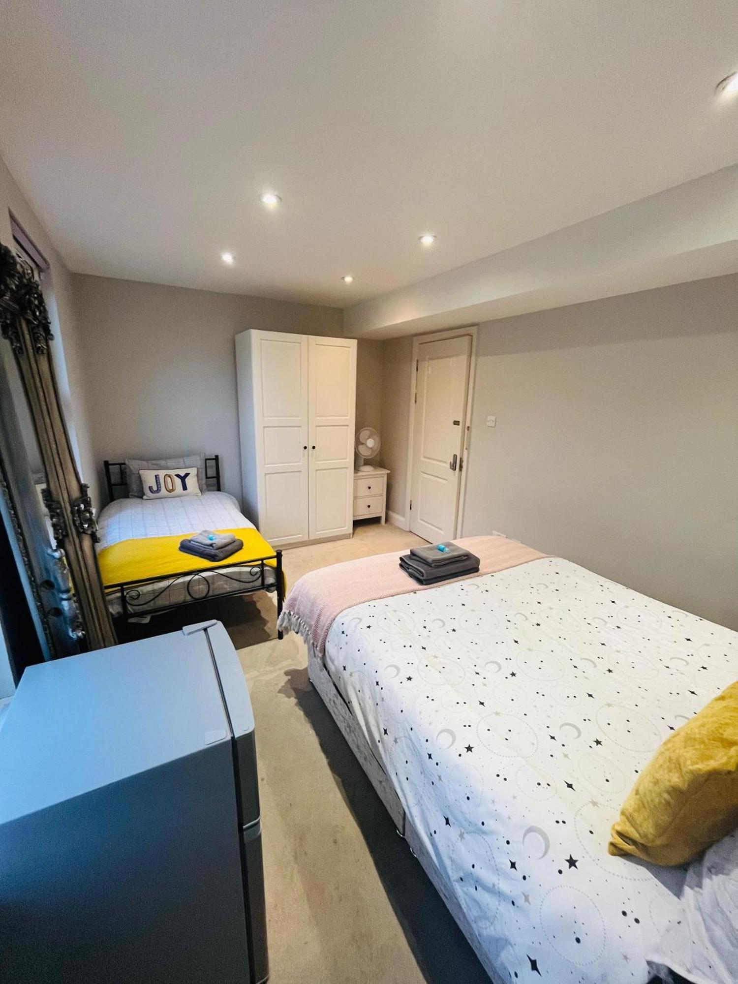 Brentford Guest Rooms Exteriér fotografie